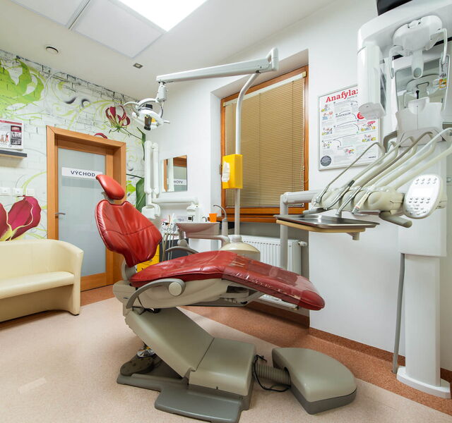 Zubná ambulancia Martina Hindoša - Zubný kameň a paradontóza